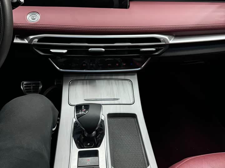 Photo 9 - Jetour X70 Plus