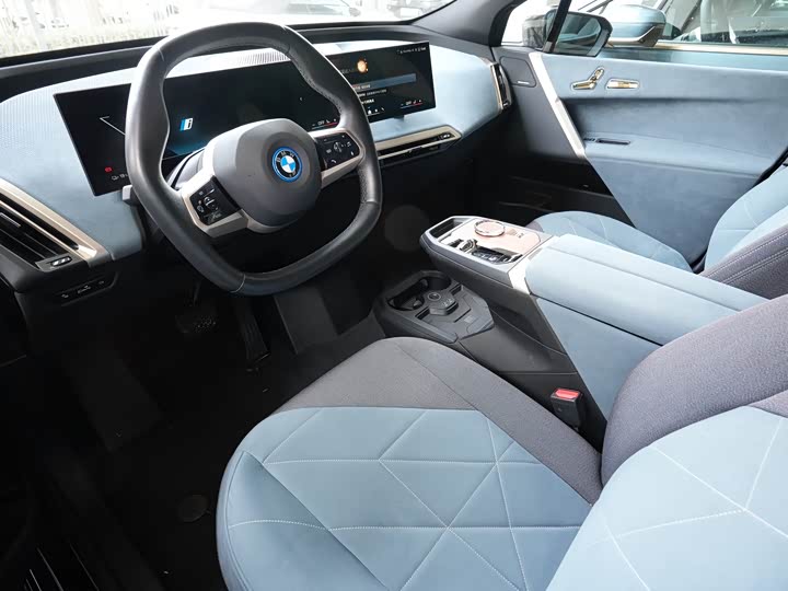 Фото 6 - BMW iX