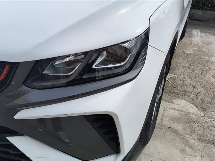 Фото 5 - Geely Coolray