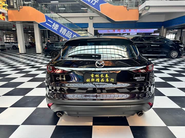 Фото 9 - Mazda CX-4