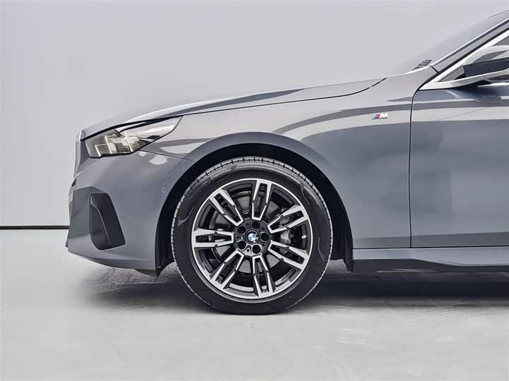 Фото 6 - BMW 5 Series