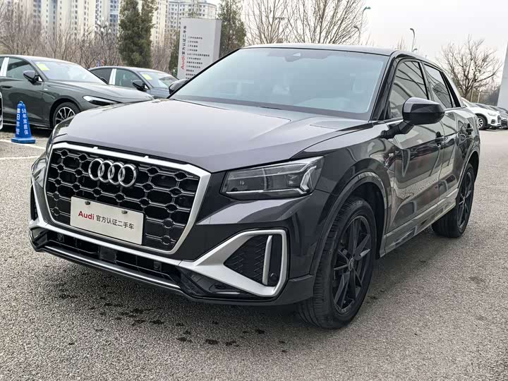 Photo 1 - Audi Q2L