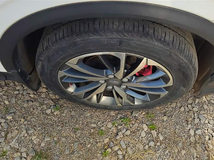 Фото 6 - Geely Coolray