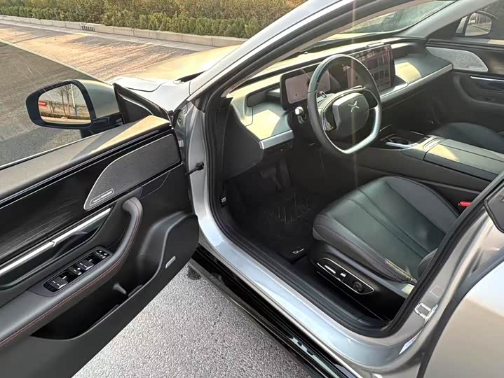 Фото 3 - XPeng P7