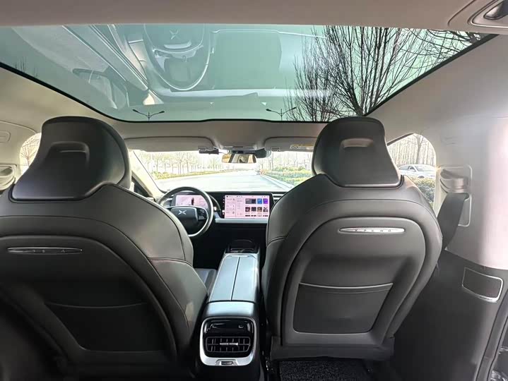 Фото 6 - XPeng P7