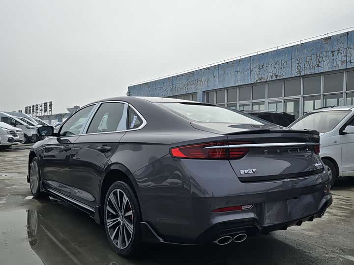 Фото 6 - Geely Preface