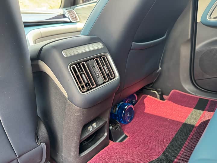 Фото 9 - BYD Song Pro