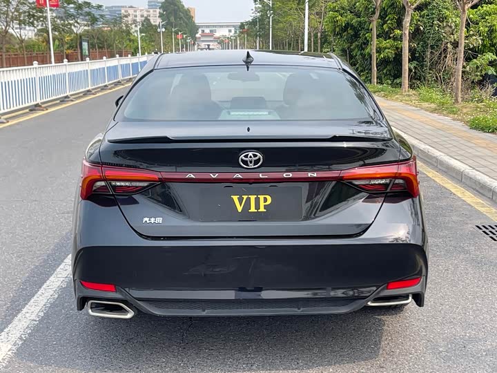 Фото 5 - Toyota Avalon