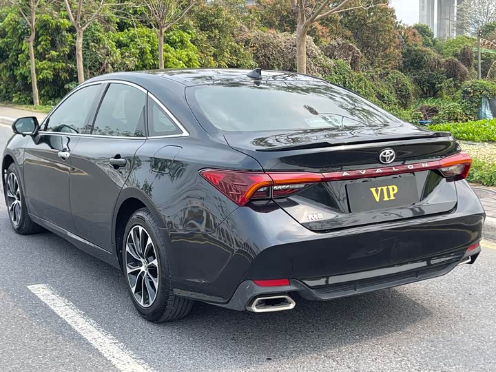 Фото 6 - Toyota Avalon