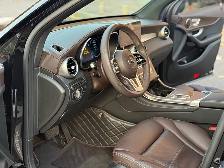 Zdjęcie 4 - Mercedes-Benz GLC-Class