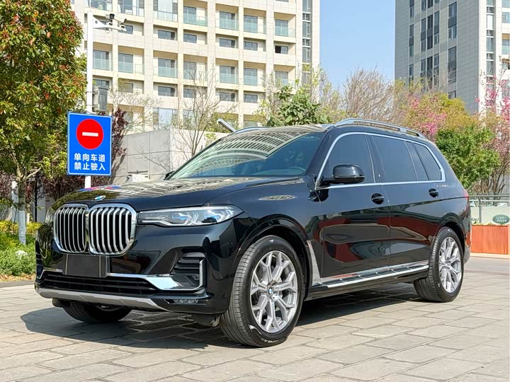 Фото 1 - BMW X7