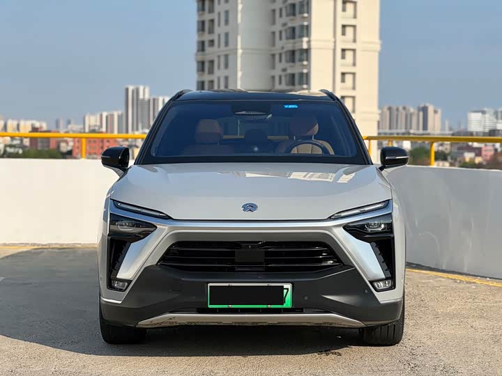 Фото 2 - Nio ES8