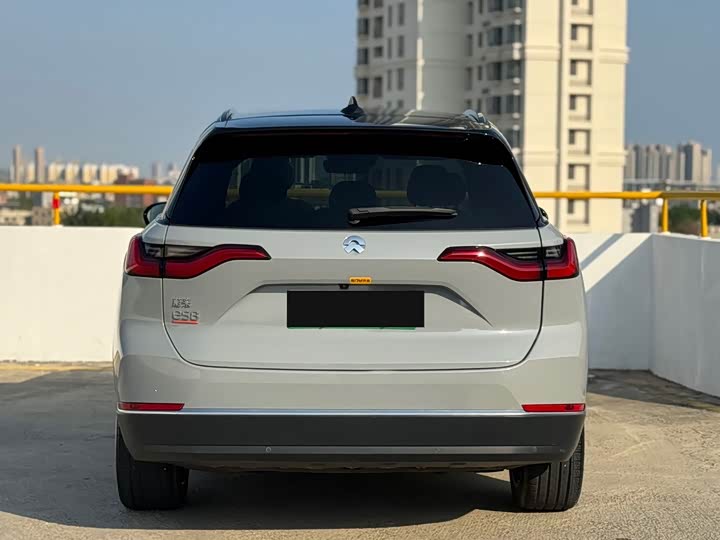 Фото 5 - Nio ES8