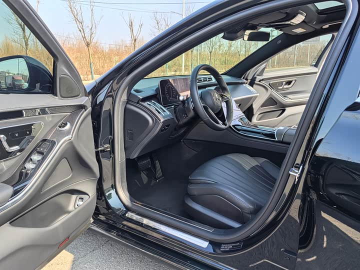 Фото 5 - Mercedes-Benz S-Class