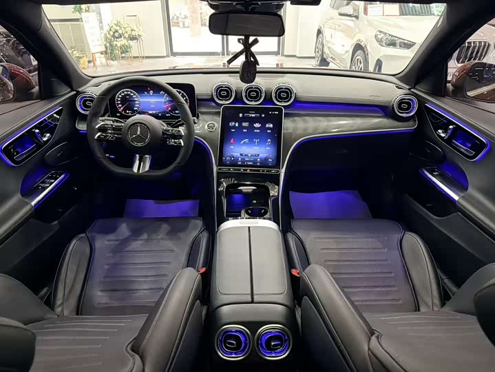 Photo 7 - Mercedes-Benz C-Class