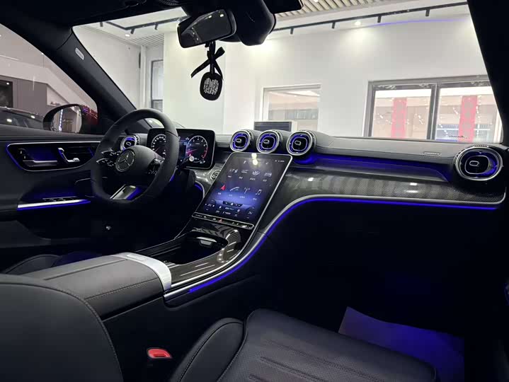 Photo 8 - Mercedes-Benz C-Class