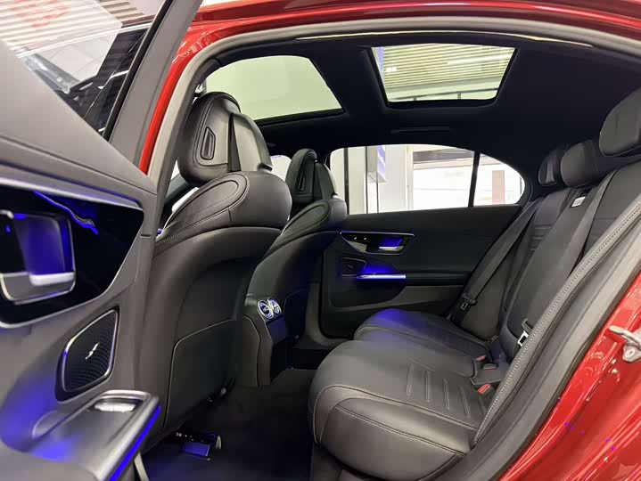 Photo 9 - Mercedes-Benz C-Class