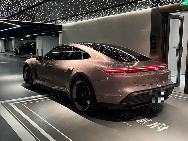 Zdjęcie 2 - Porsche Taycan