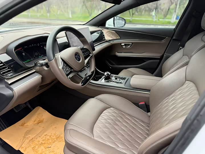 Фото 4 - BYD Han