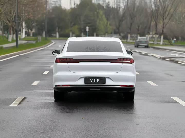 Фото 8 - BYD Han