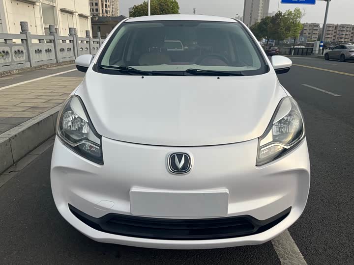 Photo 2 - Changan BenBen E-Star