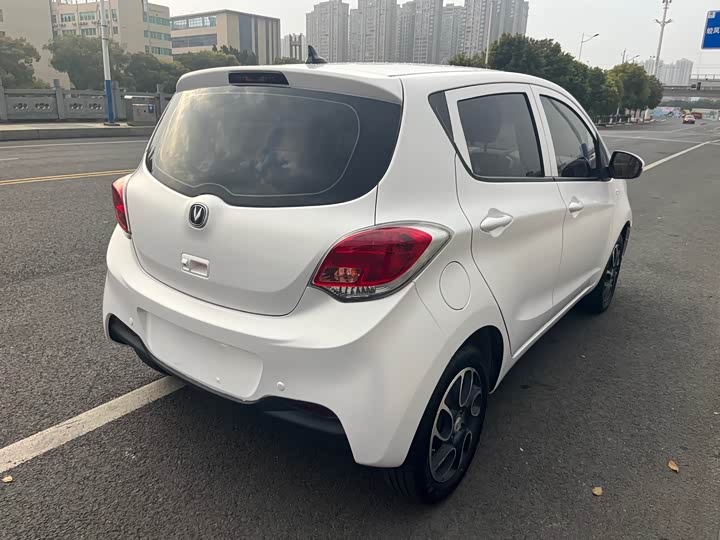 Photo 4 - Changan BenBen E-Star