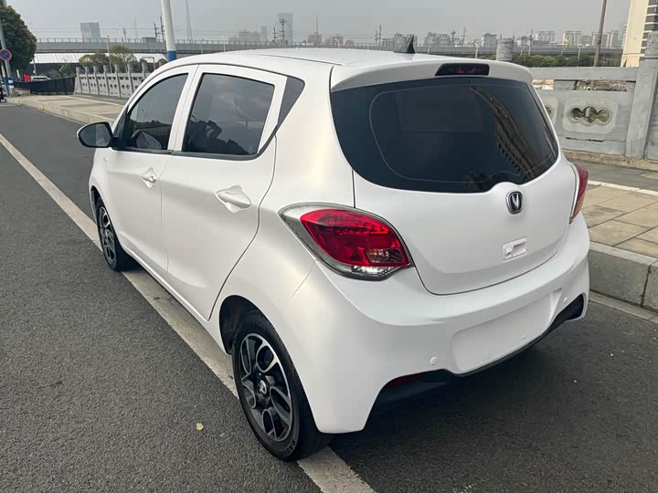 Photo 6 - Changan BenBen E-Star