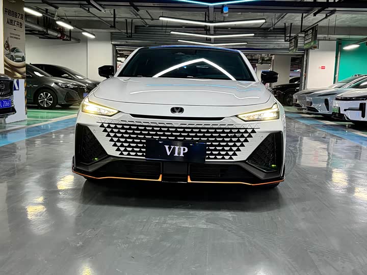 Фото 2 - Changan UNI-V