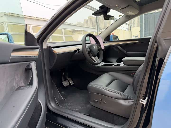 Фото 4 - Tesla Model Y