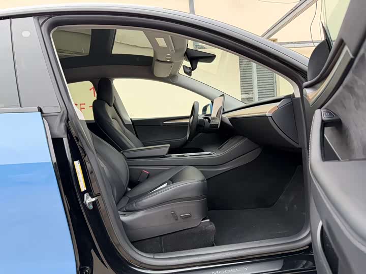 Фото 6 - Tesla Model Y