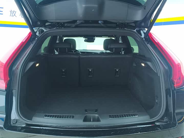 Фото 4 - Cadillac XT4