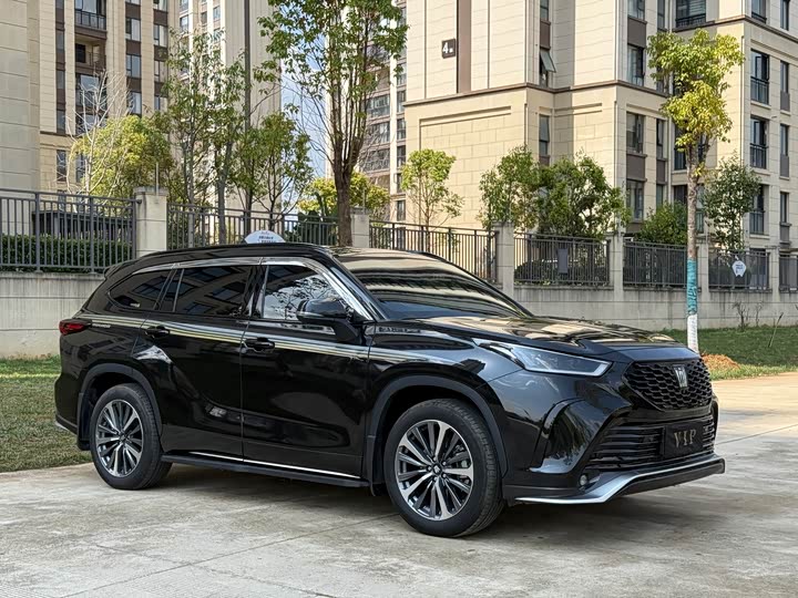 Toyota Crown Kluger 2026 2026款 2.5L HEV四驱旗舰版