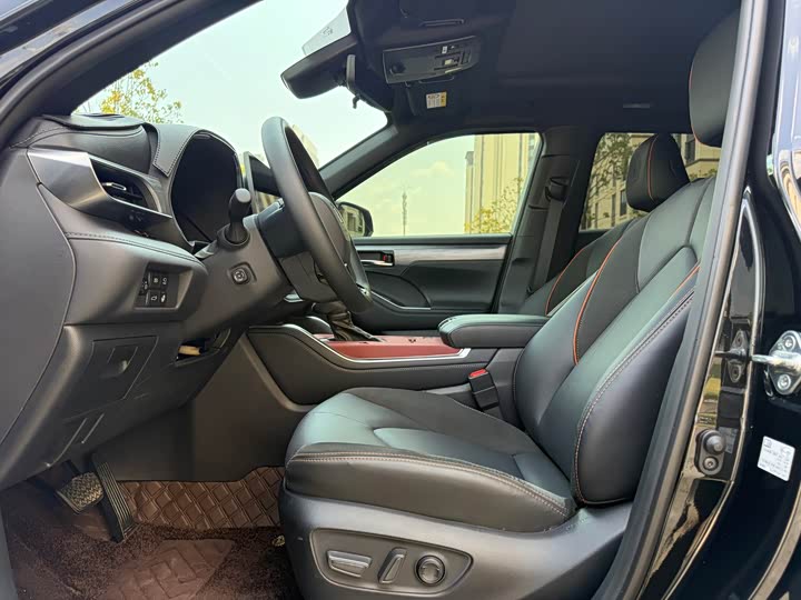 Toyota Crown Kluger 2026 2026款 2.5L HEV四驱旗舰版