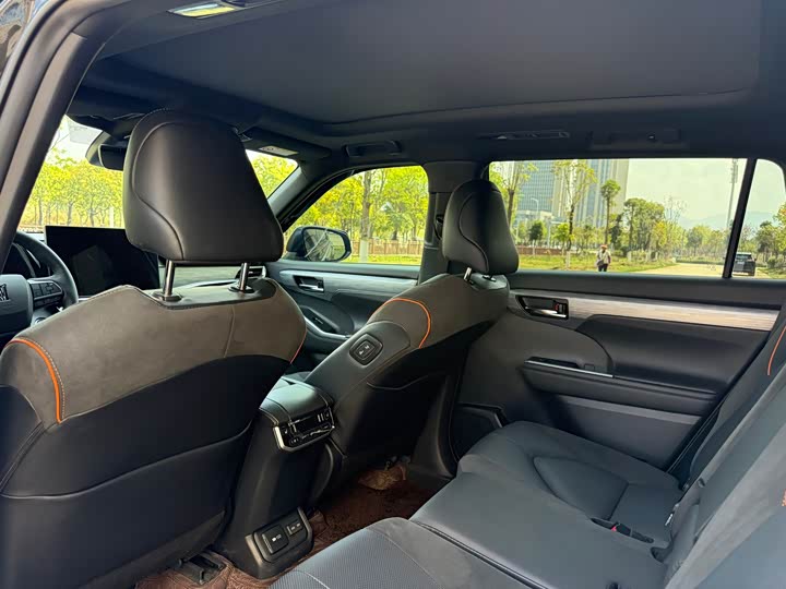 Toyota Crown Kluger 2026 2026款 2.5L HEV四驱旗舰版