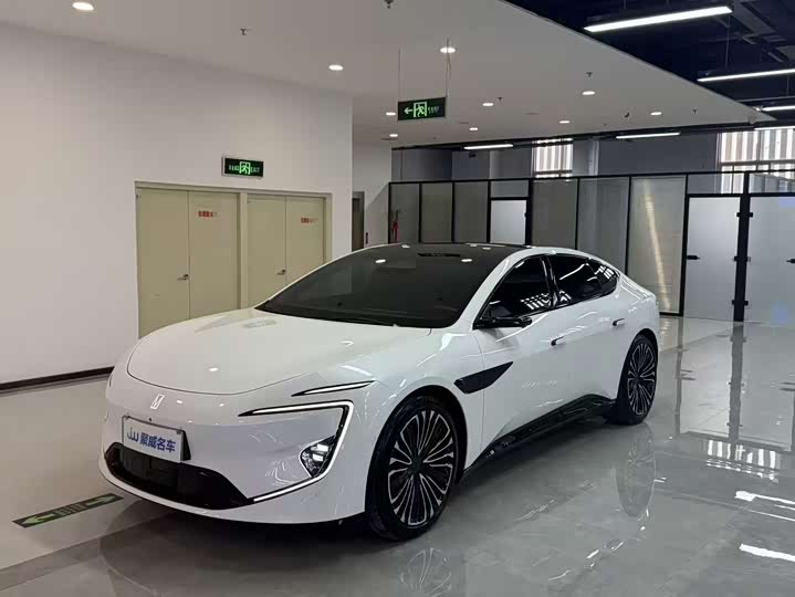 Фото 1 - Avatr 12