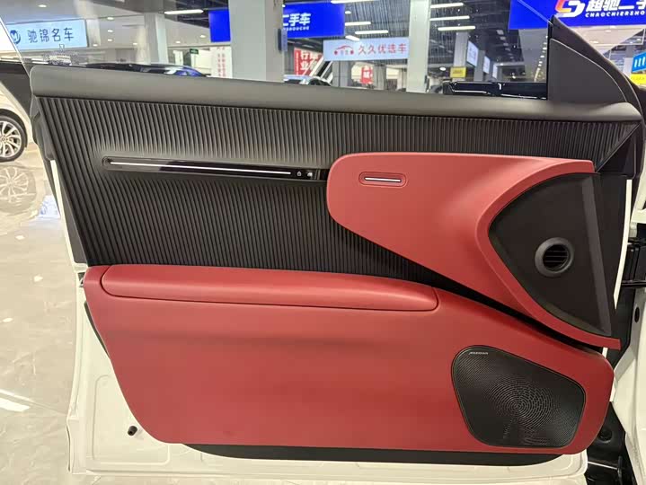 Фото 9 - Avatr 12