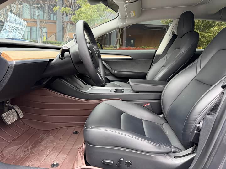 Фото 5 - Tesla Model 3