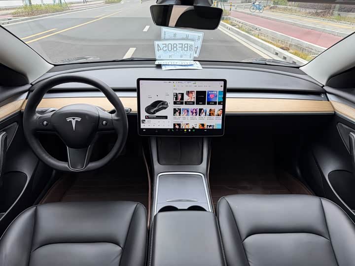 Фото 7 - Tesla Model 3