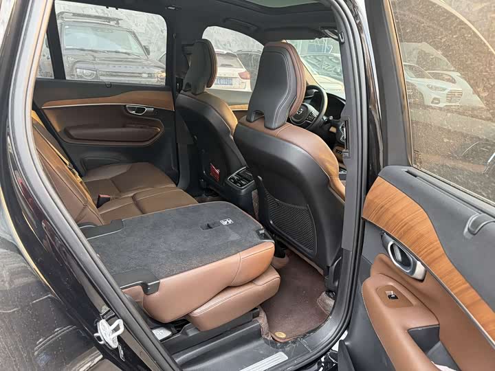 Volvo XC90 2024 2024款 B6 智逸豪华版 7座