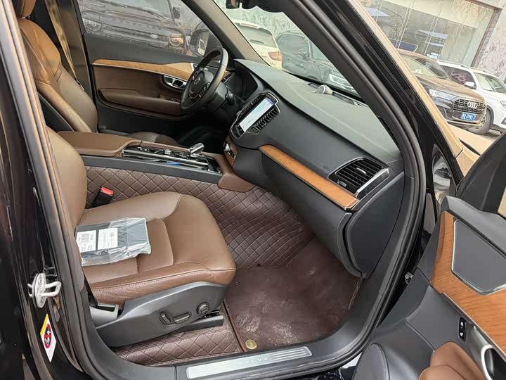 Volvo XC90 2024 2024款 B6 智逸豪华版 7座