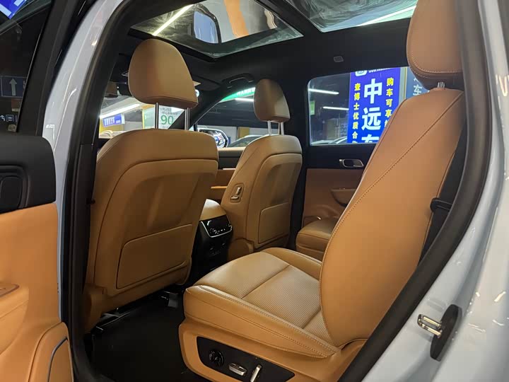 Фото 8 - LiXiang One