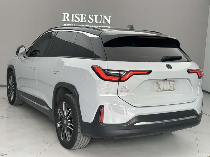 Photo 4 - Nio ES6