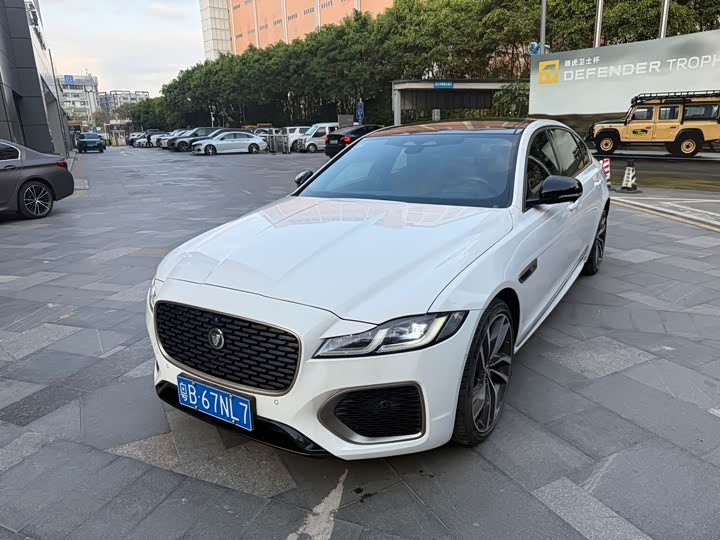 Jaguar XF L 2024 2024款 2.0T P300 四驱旗舰运动鎏金版