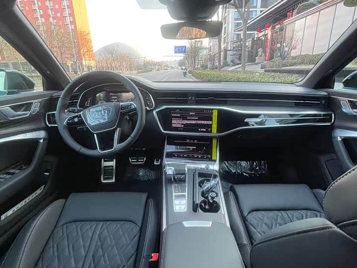 Фото 8 - Audi A6L