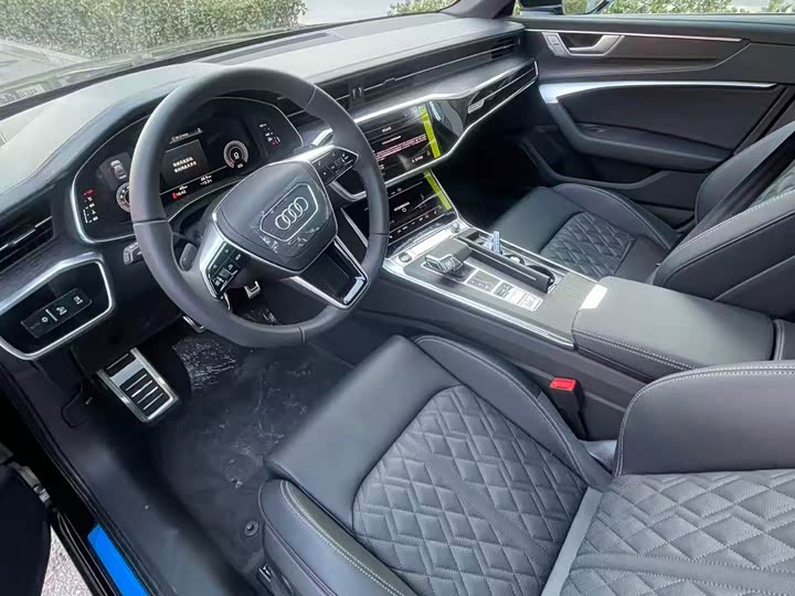 Фото 9 - Audi A6L