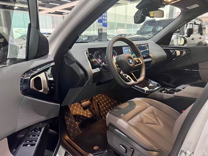 BMW X3 2025 2025款 xDrive30L 领先型 M运动曜夜套装