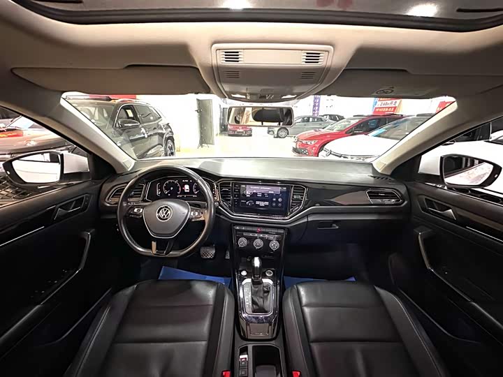 Фото 7 - Volkswagen T-Roc