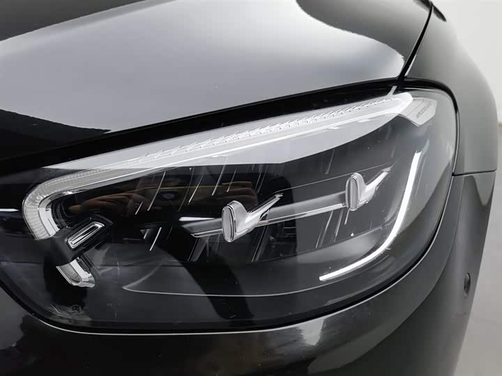 Zdjęcie 7 - Mercedes-Benz E-Class
