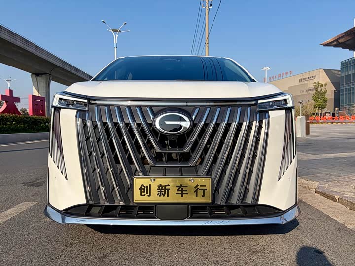 Фото 1 - GAC Trumpchi M8