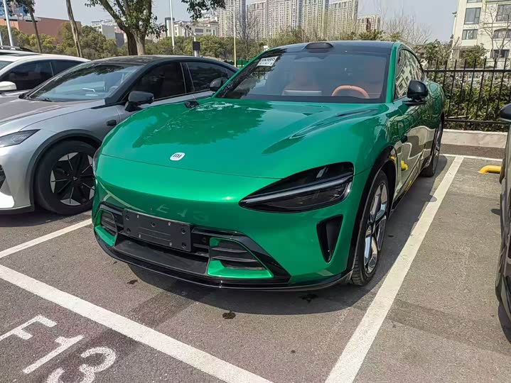 Фото 1 - Xiaomi YU7